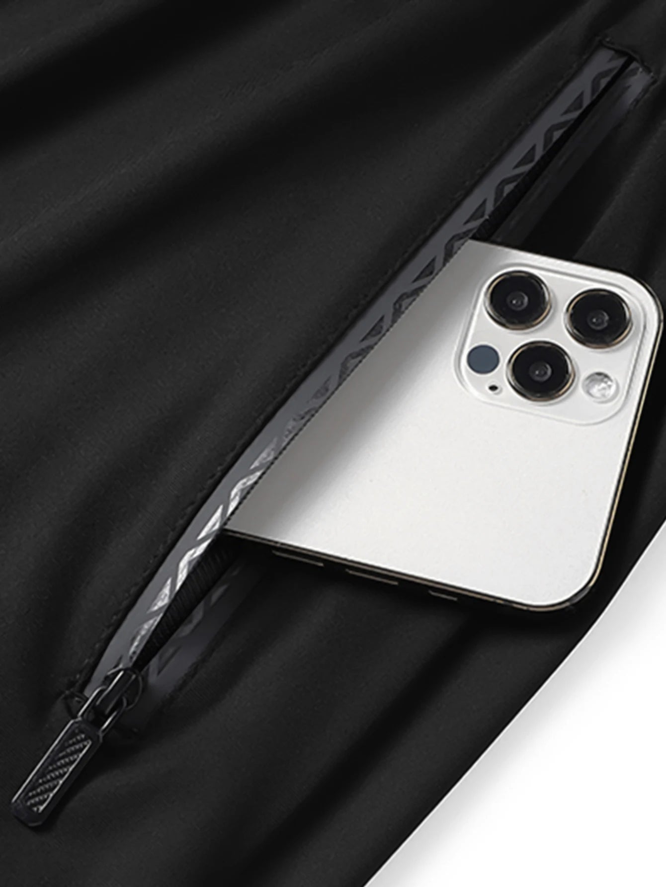 Men’s Elastic Waist Shorts – Solid Color Casual Shorts with Zipper Pockets